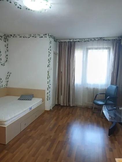 Garsonieră semidecomandată în Titan