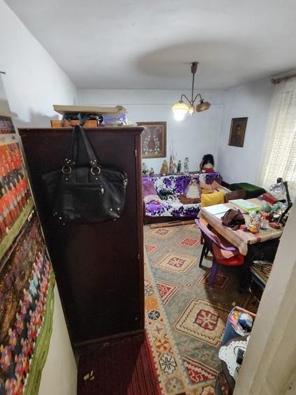 Apartament cu 5 camere decomandat în Central
