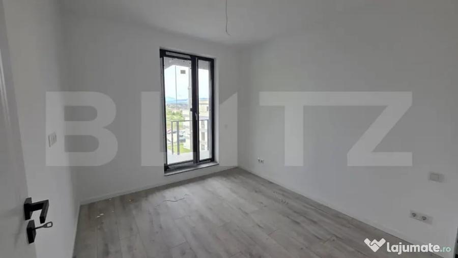 Apartament cu 3 camere semidecomandat în Nord