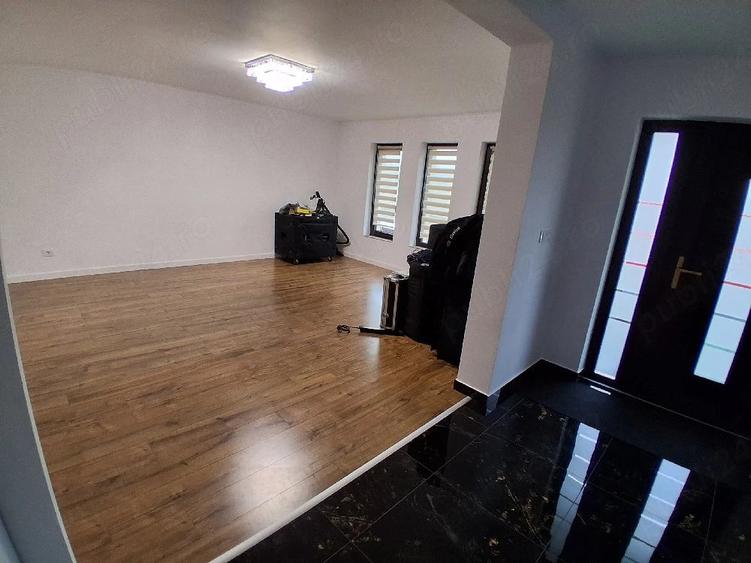 Casă cu Teren 640 Mp în Central