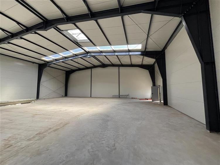 Spațiu industrial, de 575 mp, în Central