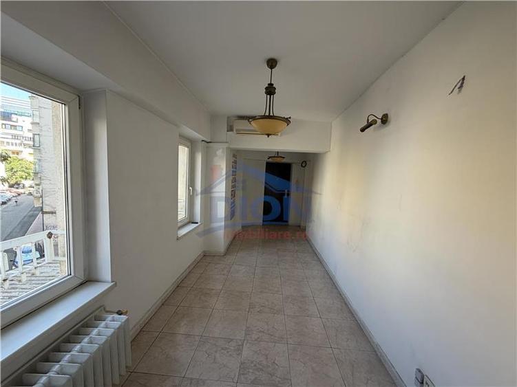 Apartament cu 4 camere decomandat în Unirii