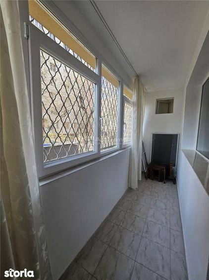 Apartament cu 3 camere decomandat în Tei