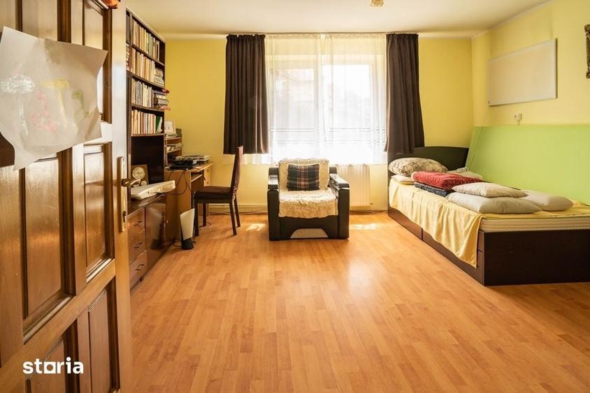 Casă cu Teren 556 Mp în Cernatu