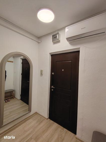 Apartament cu 3 camere în Micro 6
