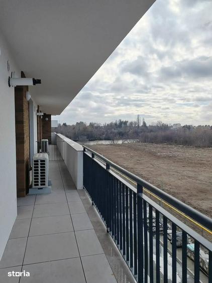 Apartament cu 3 camere decomandat în Străulești