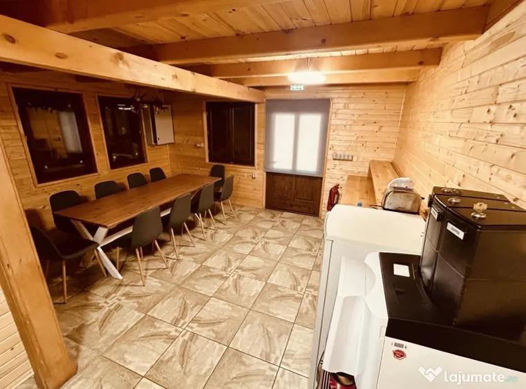 Casă cu 6 camere în Andreneasa