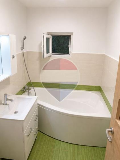 Apartament cu 3 camere decomandat, mobilat în Panduri