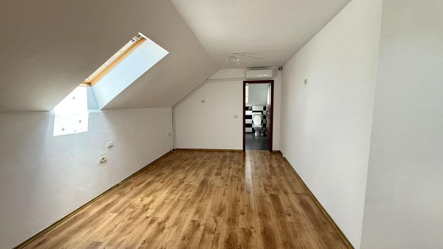 Casă individuală cu 6 camere cu Canalizare în Complex Studențesc
