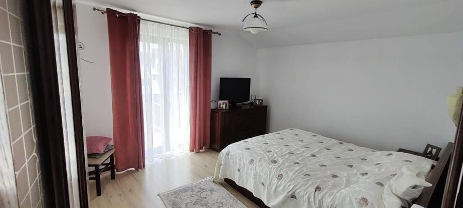 Casă cu 4 camere în Dragomirna