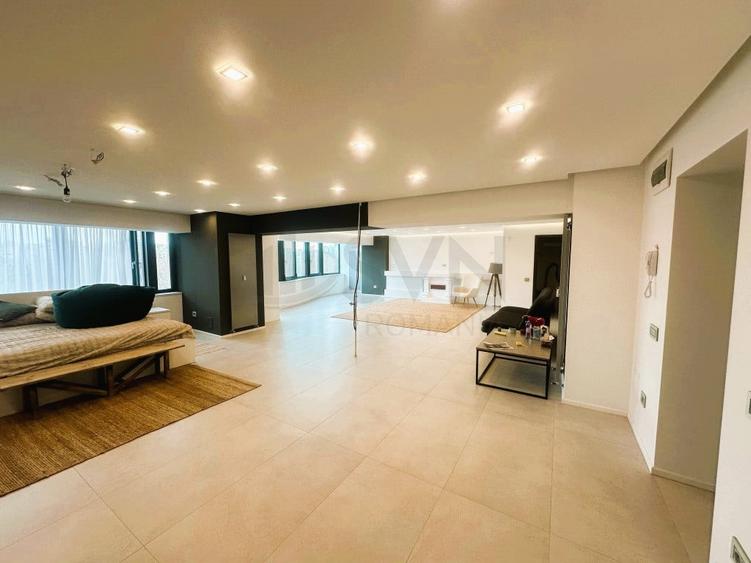 Apartament cu 4 camere decomandat în Unirii