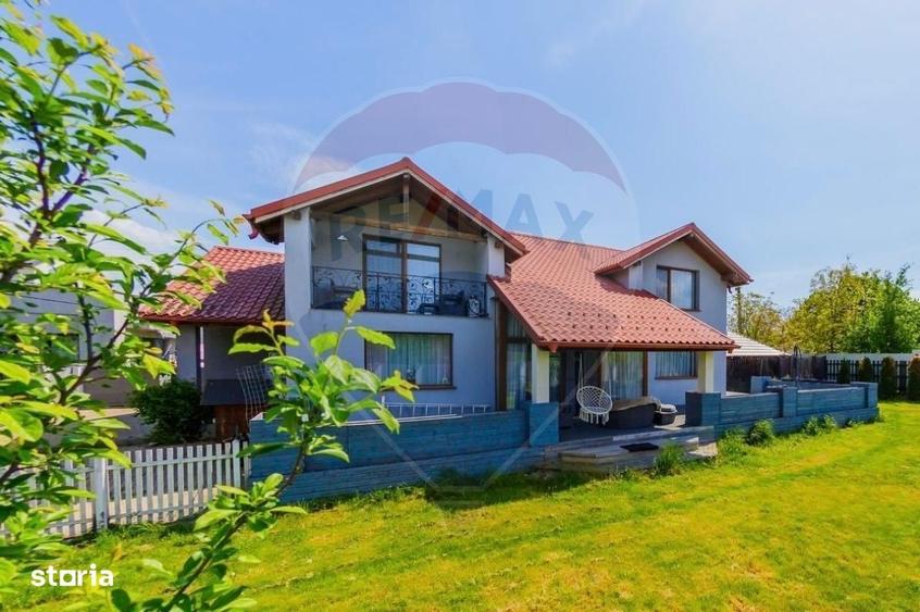 Casă cu 4 camere în Colțirea