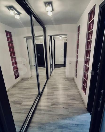 Apartament cu 4 camere semidecomandat, mobilat în Găești