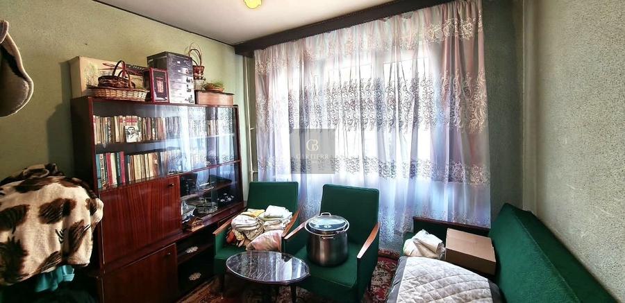 Apartament cu 3 camere decomandat în Alexandriei