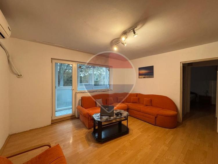 Apartament cu 2 camere semidecomandat, mobilat în Poltur