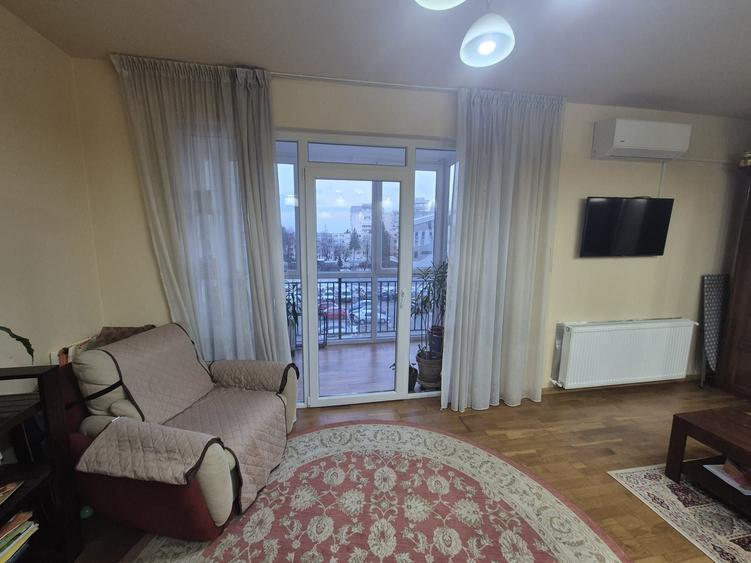 Apartament cu 2 camere decomandat în Est