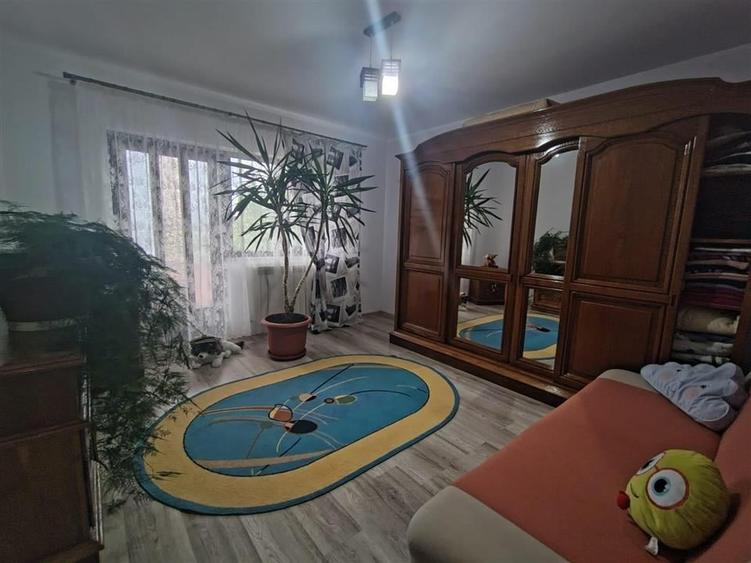 Casă individuală cu 5 camere cu Teren 1600 Mp în Moara