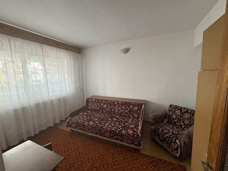 Apartament cu 2 camere decomandat în Exterior Vest