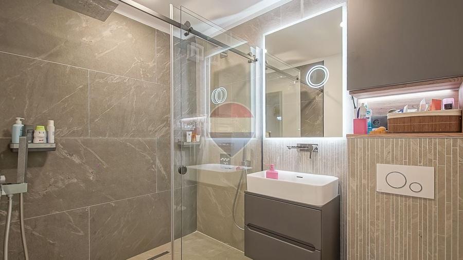 Apartament cu 3 camere decomandat, mobilat în Răcădău