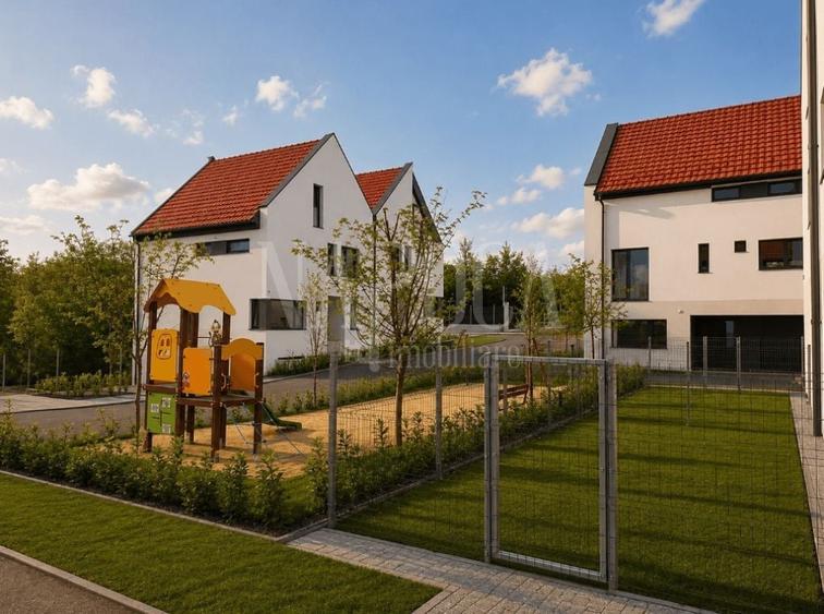 Duplex cu 4 camere cu Canalizare în Bună Ziua