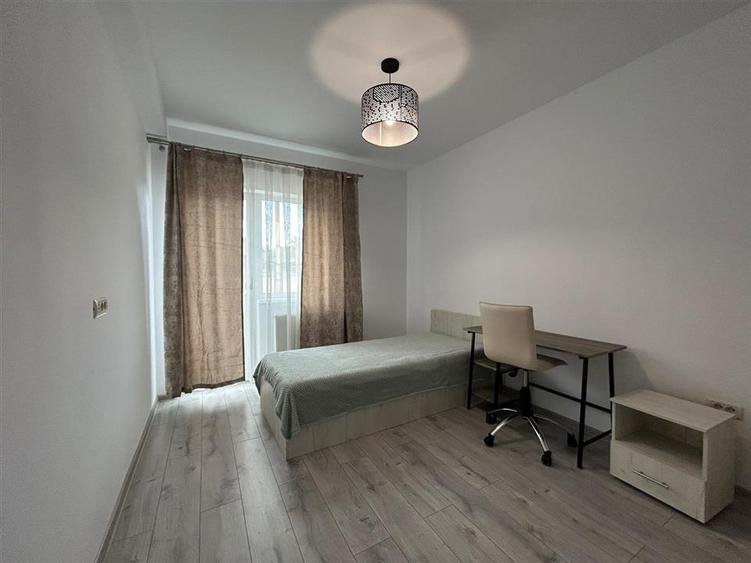 Duplex cu 4 camere cu Canalizare în Bucium