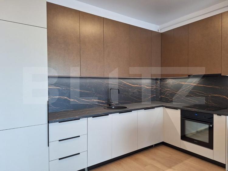 Apartament cu 2 camere semidecomandat, mobilat în Florești