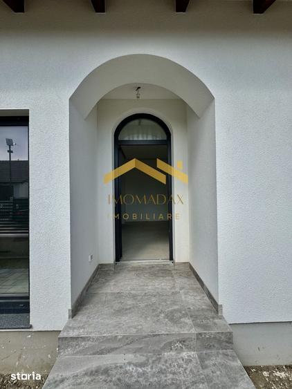 Casă cu 3 camere cu Teren 400 Mp în Sânmihaiu Român