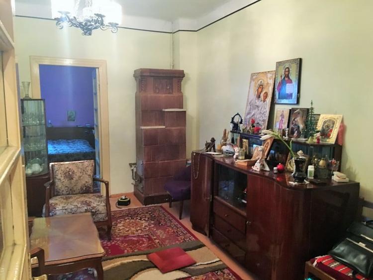 Casă individuală cu 4 camere în Central
