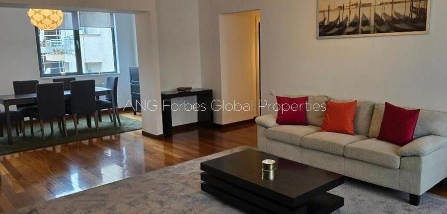 Apartament cu 5 camere decomandat în Herăstrău