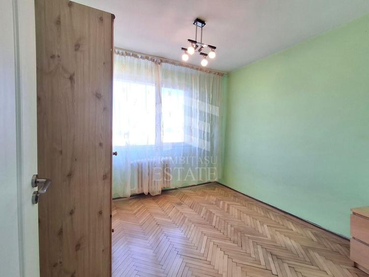 Apartament cu 3 camere semidecomandat, mobilat în Ștefan cel Mare