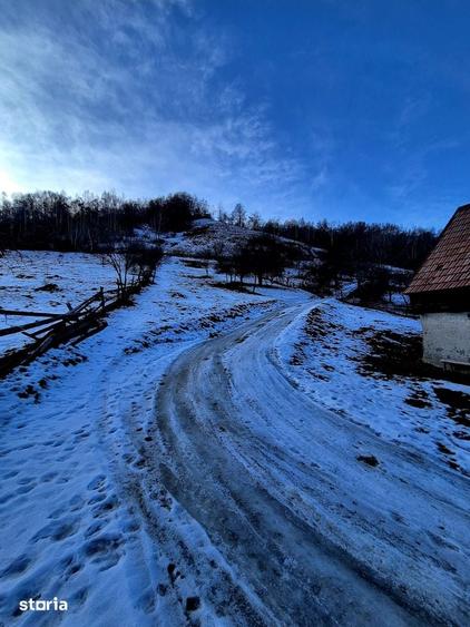 Teren de 4318 mp, în Bran