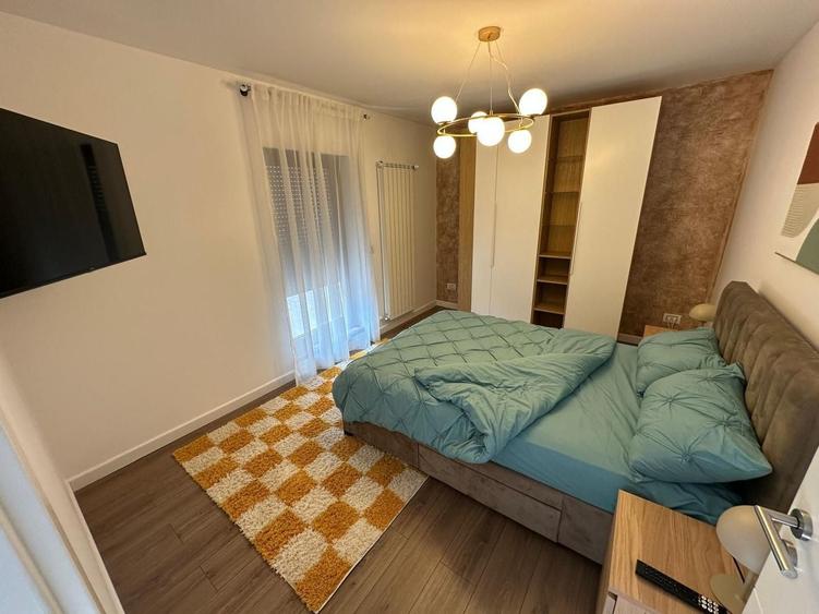 Duplex cu 5 camere cu Canalizare în Aradului