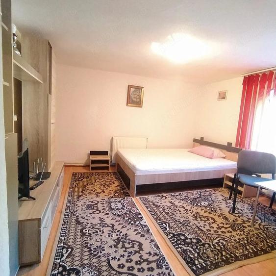 Garsonieră nedecomandată în Schei