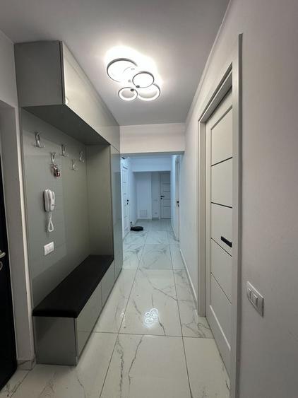 Apartament cu 3 camere decomandat în Apărătorii Patriei