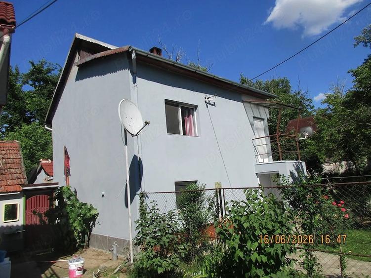 Casă cu 4 camere cu Teren 314 Mp în Central
