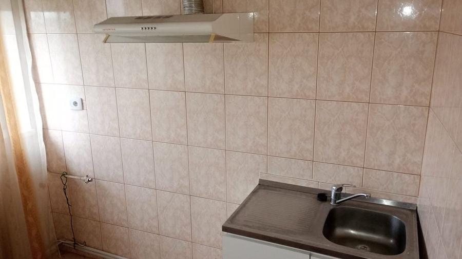Apartament cu 2 camere semidecomandat în Tufești