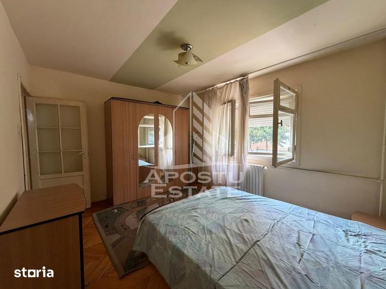 Apartament cu 2 camere decomandat, mobilat în Fratelia