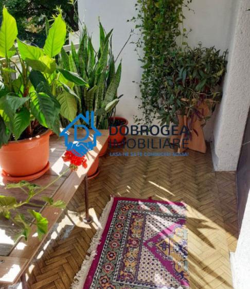 Apartament cu 3 camere decomandat în Păcii
