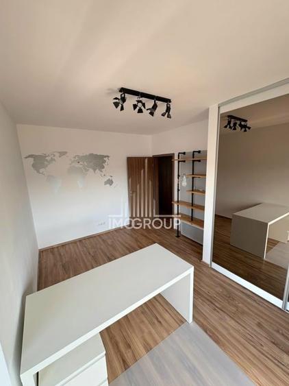 Apartament cu 3 camere decomandat, mobilat în Bună Ziua