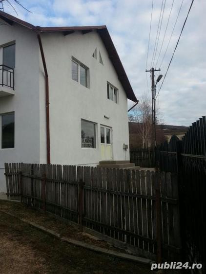 Casă cu 4 camere cu Teren 2000 Mp în Văleni