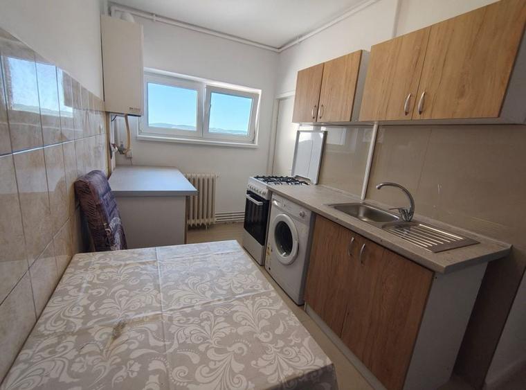 Apartament cu 2 camere decomandat, mobilat în Mihai Viteazul