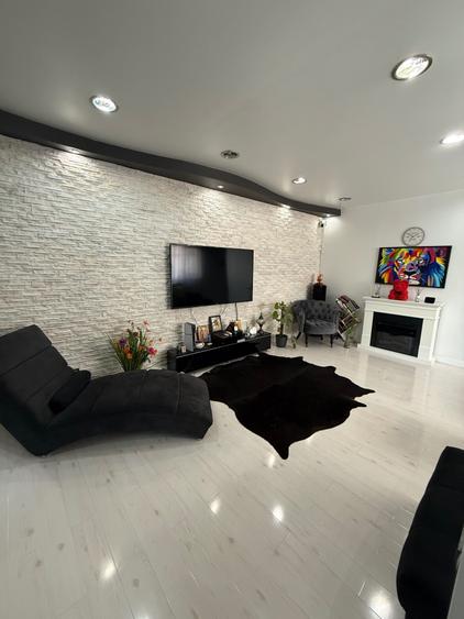 Apartament cu 3 camere decomandat în Muncii
