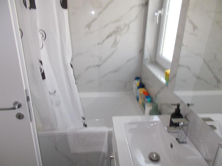 Casă individuală cu 4 camere cu Teren 600 Mp în Bacova