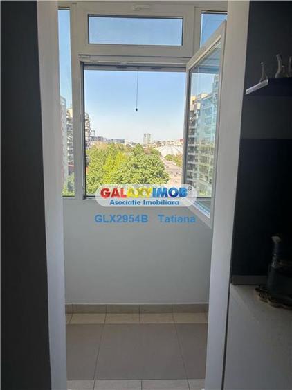 Apartament cu 3 camere semidecomandat, mobilat în Ștefan cel Mare