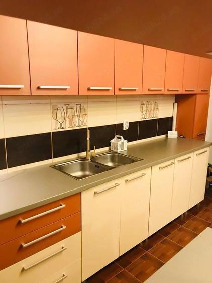 Apartament cu 3 camere semidecomandat în Florești