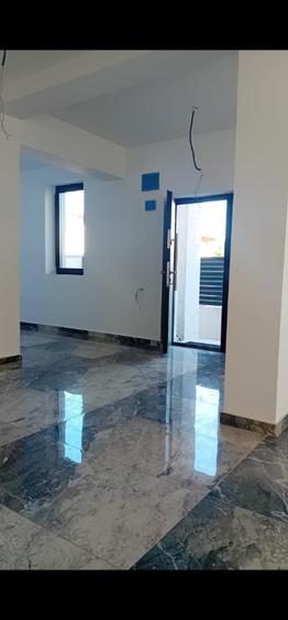 Casă cu 5 camere cu Teren 220 Mp în Central