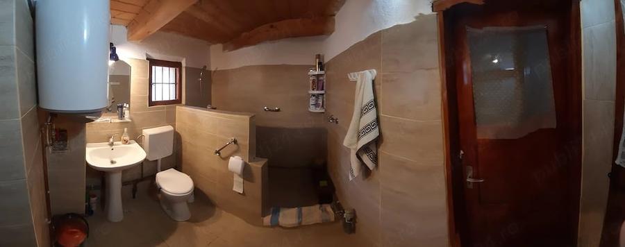 Casa si curte 1800m2 zona Colonesti, Olt tel. - 6
