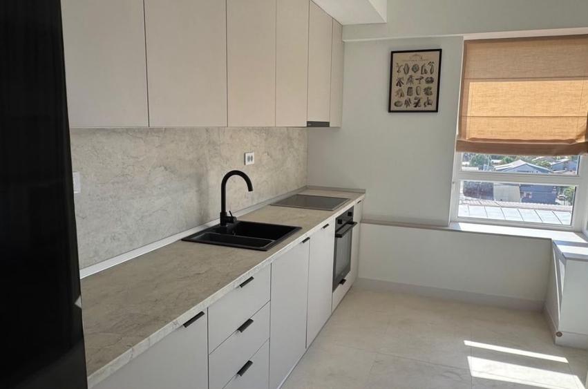 Apartament cu 2 camere semidecomandat, mobilat în Jiului
