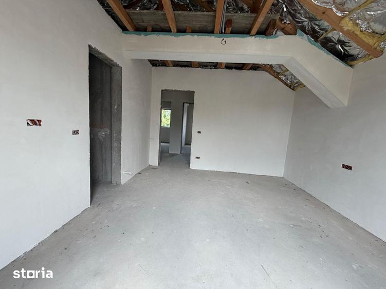 Casă cu 5 camere cu Teren 250 Mp în Central
