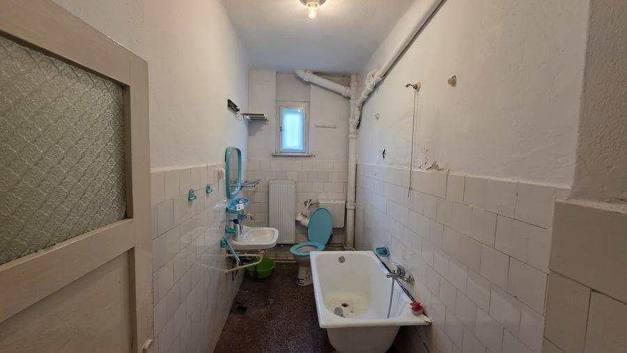 Apartament cu 4 camere decomandat în Sub Arini
